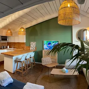 https://studio-st-tropez.fr-provencehotel.com